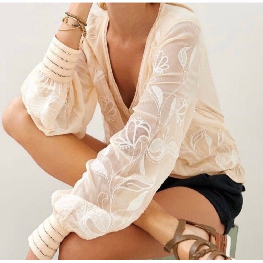 Anthropologie Top Women’s Embroidered Floral Button Down Creme Sz S NWT - Picture 3 of 11